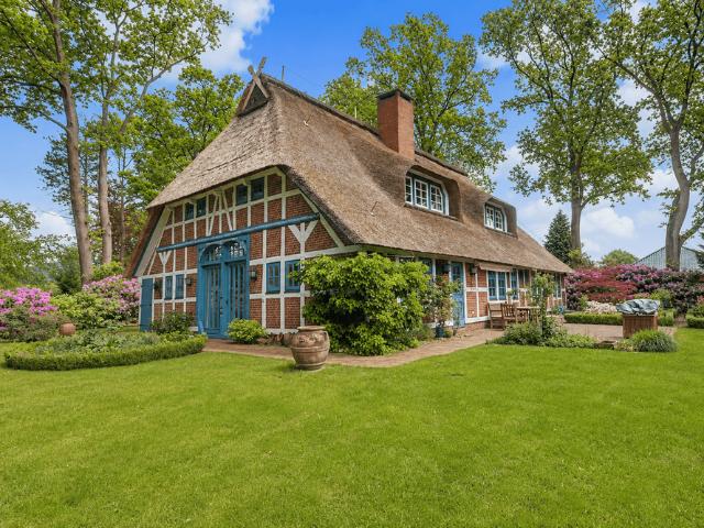 Haus zum Kaufen in Ganderkesee 1.095.000,00 EUR 300 m²