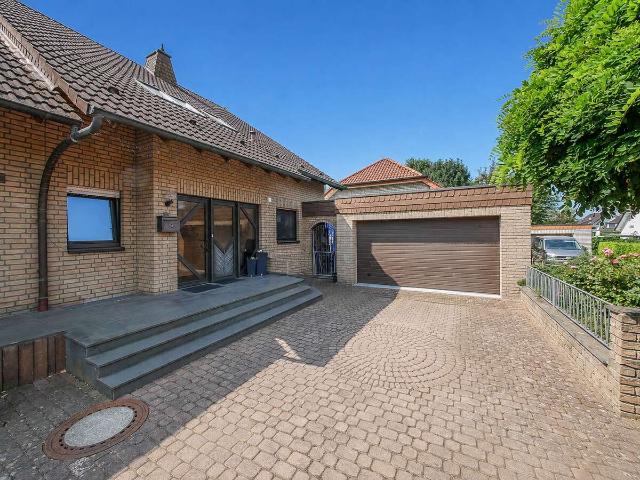 Haus zum Kaufen in Geseke 450.000,00 EUR 192.07 m²