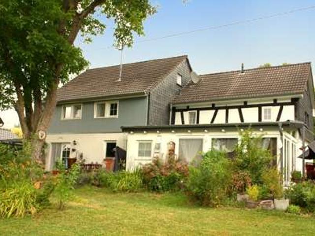 Haus zum Kaufen in Gieleroth 259.000,00 EUR 250 m²