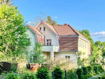 Haus zum Kaufen in Glienicke 690.000,00 EUR 270 m²