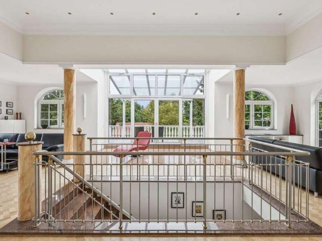 Haus zum Kaufen in GlienickeNordbahn 1.790.000,00 EUR 388 m²