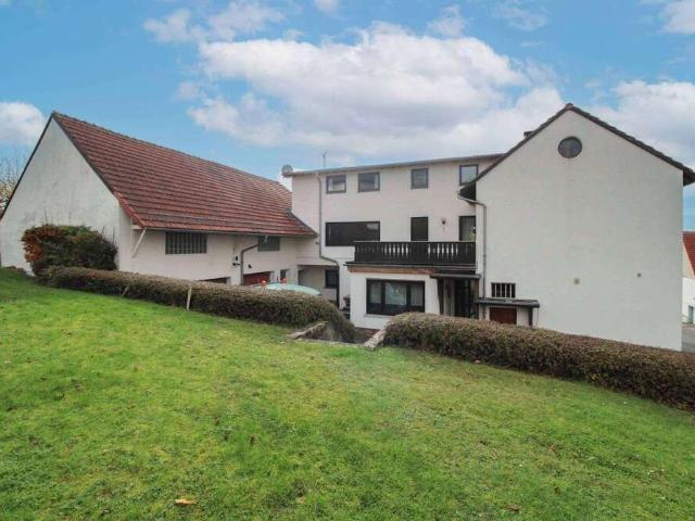 Haus zum Kaufen in Grävenwiesbach 299.000,00 EUR 176.17 m²