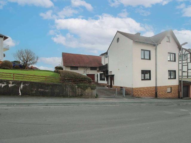 Haus zum Kaufen in Grävenwiesbach 349.000,00 EUR 176.18 m²