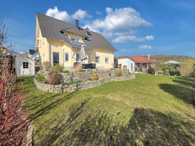 Haus zum Kaufen in Grävenwiesbach 635.000,00 EUR 193.36 m²