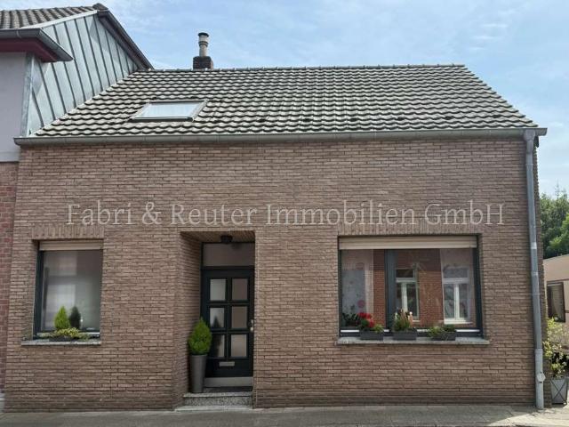 Haus zum Kaufen in Grefrath 365.000,00 EUR 131 m²