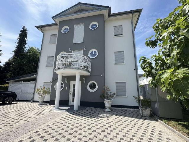 Haus zum Kaufen in Grenzach Wyhlen 1.000.999,00 EUR 252 m²