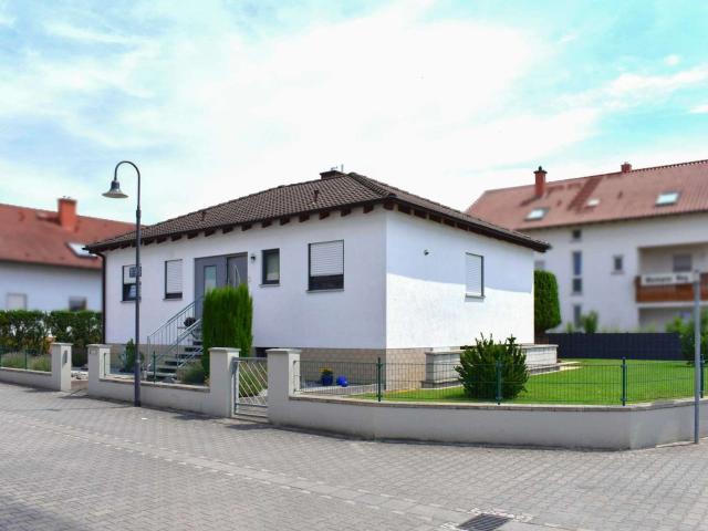 Haus zum Kaufen in Groß Rohrheim 469.000,00 EUR 137.07 m²
