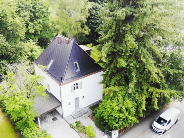 Haus zum Kaufen in Großhesselohe 3.790.000,00 EUR 209 m²