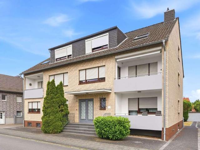 Haus zum Kaufen in Dormagen 1.080.000,00 EUR 464 m²