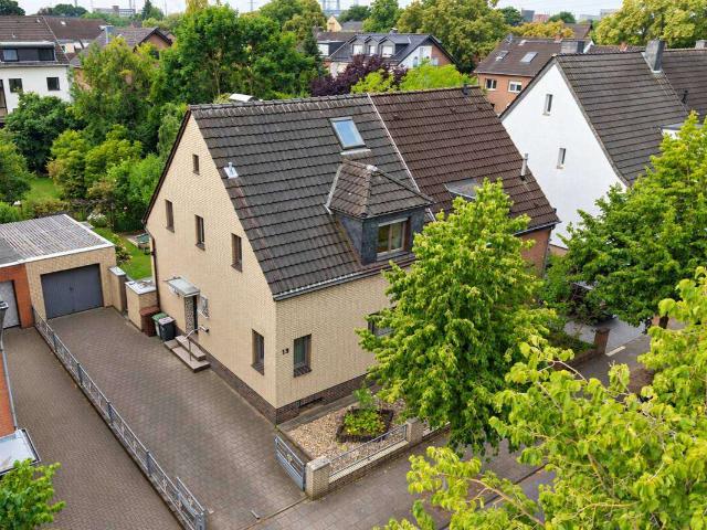 Haus zum Kaufen in Dormagen 340.000,00 EUR 96.28 m²