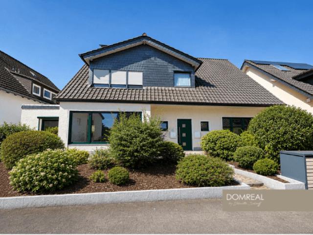 Haus zum Kaufen in Dormagen 580.000,00 EUR 247.43 m²