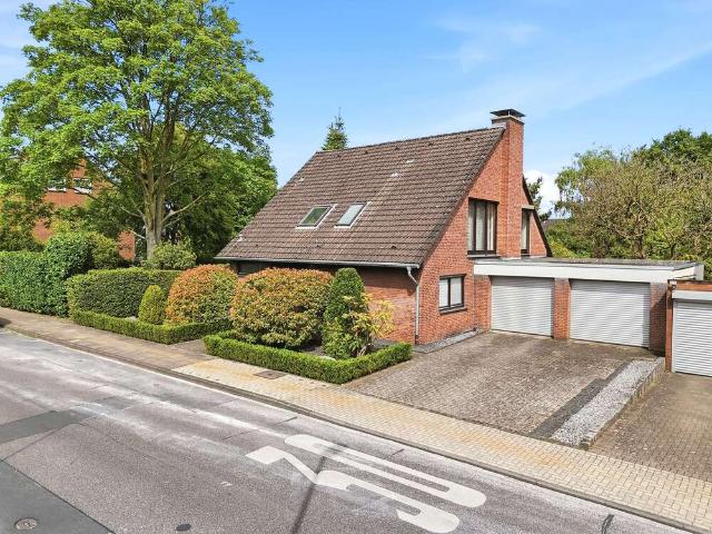 Haus zum Kaufen in Dormagen 650.000,00 EUR 154.65 m²