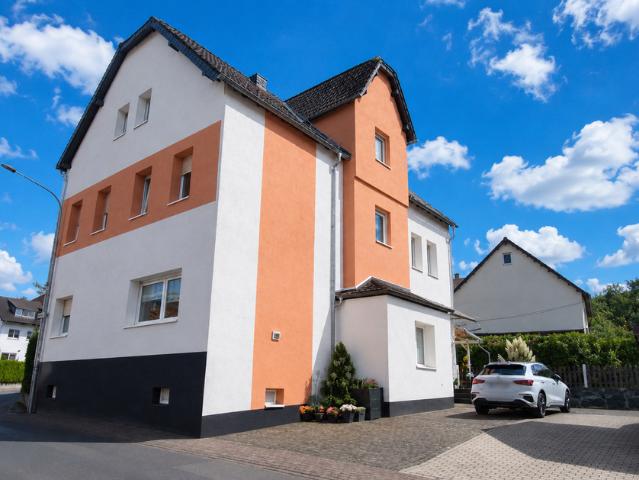 Haus zum Kaufen in Dautphetal 349.000,00 EUR 230 m²