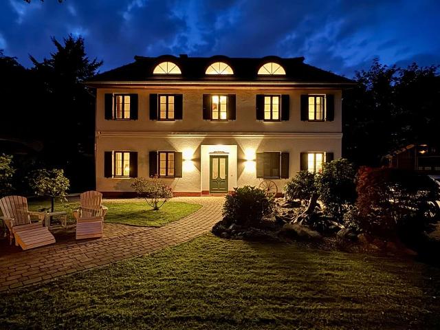 Haus zum Kaufen in Dahlwitz Hoppegarten 1.490.000,00 EUR 376 m²