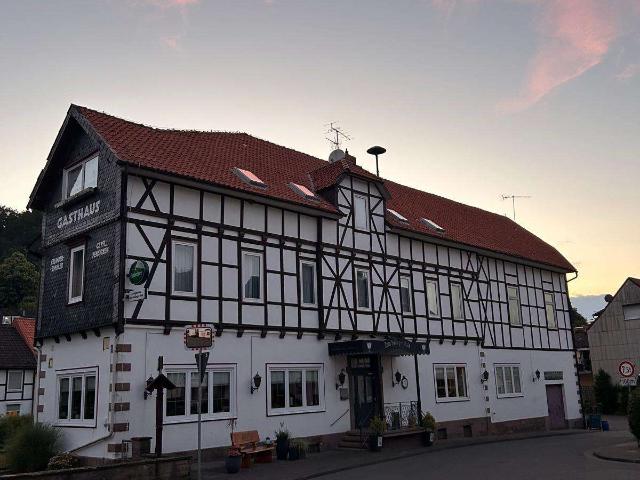 Haus zum Kaufen in Dassel 320.000,00 EUR 500 m²