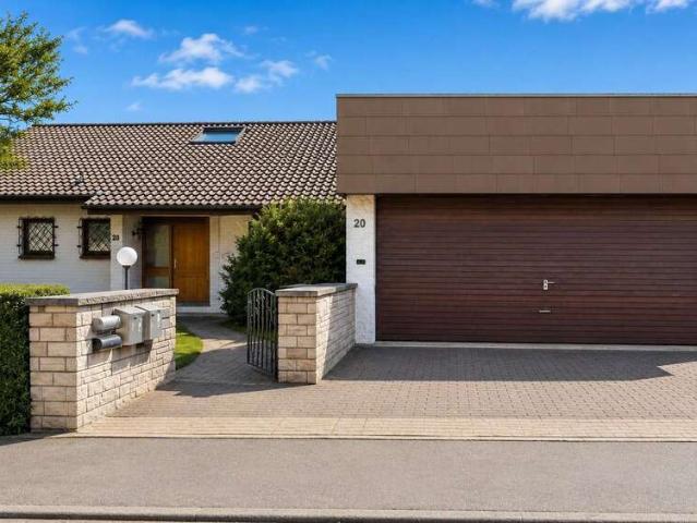 Haus zum Kaufen in Ditzingen 1.190.000,00 EUR 362.61 m²