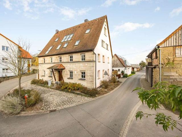 Haus zum Kaufen in Diespeck 499.000,00 EUR 261.73 m²