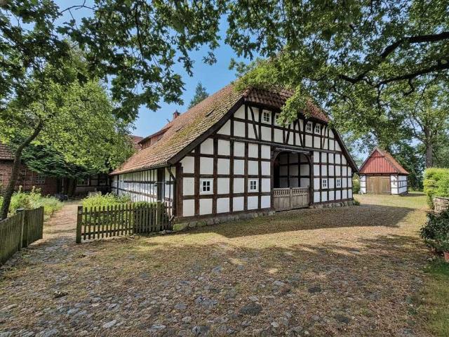 Haus zum Kaufen in Diepenau 638.000,00 EUR 386 m²