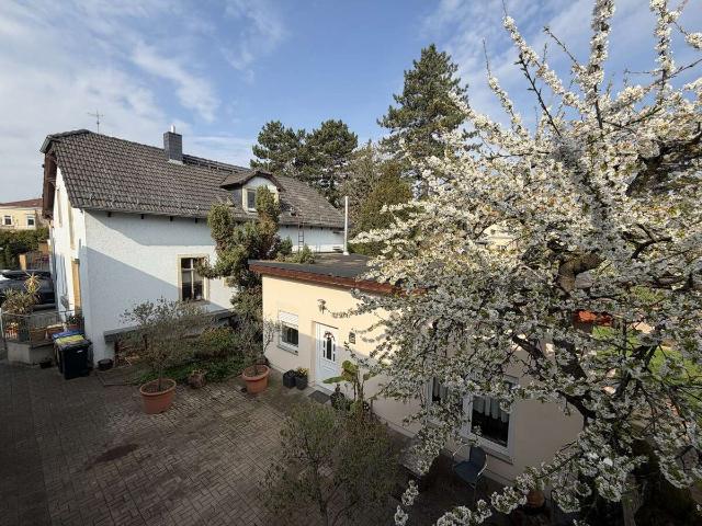 Haus zum Kaufen in Dresden 900.000,00 EUR 442.05 m²
