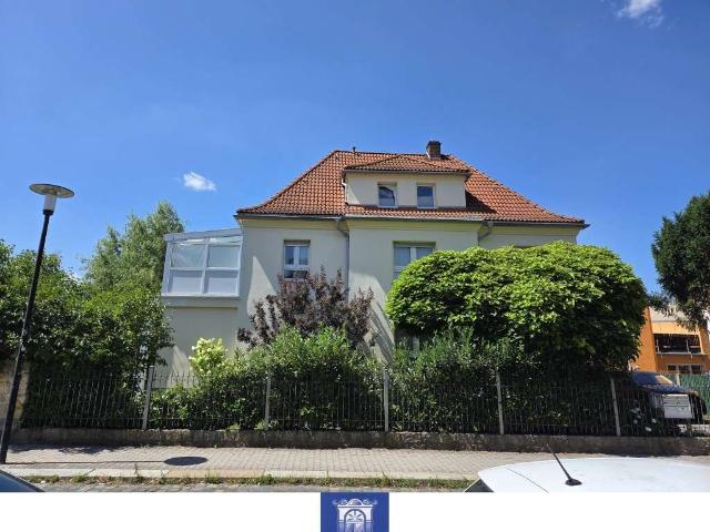 Haus zum Kaufen in Dresden 1.200.000,00 EUR 397.64 m²