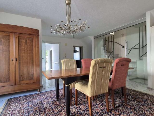 Haus zum Kaufen in Dudenhofen 640.000,00 EUR 241 m²