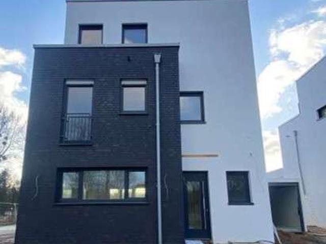 Haus zum Kaufen in Duisburg 1.172.000,00 EUR 194 m²