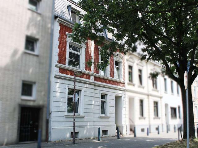 Haus zum Kaufen in Duisburg 270.000,00 EUR 203.29 m²