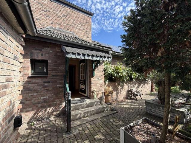 Haus zum Kaufen in Duisburg 280.000,00 EUR 102 m²