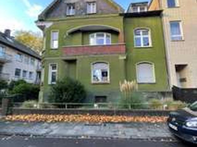 Haus zum Kaufen in Duisburg 320.000,00 EUR 322.88 m²