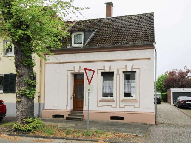 Haus zum Kaufen in Duisburg 349.800,00 EUR 136.39 m²