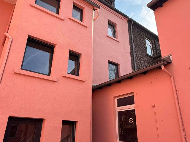 Haus zum Kaufen in Duisburg 420.000,00 EUR 318 m²