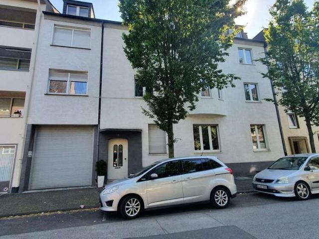 Haus zum Kaufen in Duisburg 580.000,00 EUR 521.19 m²