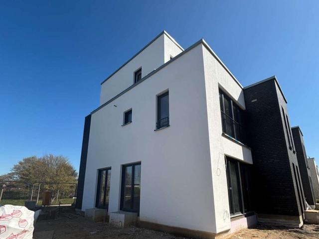 Haus zum Kaufen in Duisburg Huckingen 1.168.000,00 EUR 194 m²