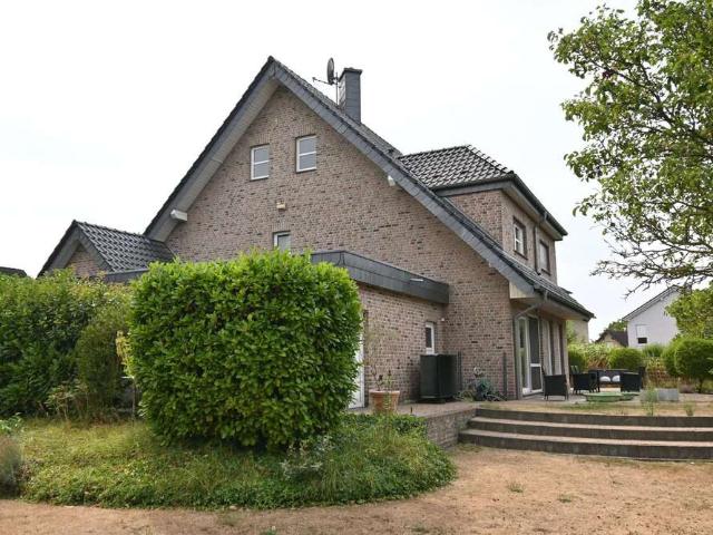 Haus zum Kaufen in Duisburg Mündelheim 749.000,00 EUR 240 m²