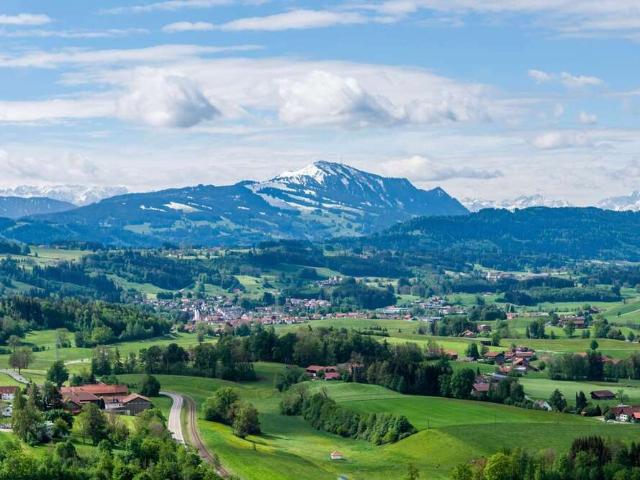 Haus zum Kaufen in Durach 1.890.000,00 EUR 310 m²