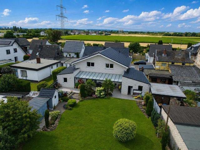 Haus zum Kaufen in Düren 829.000,00 EUR 244 m²