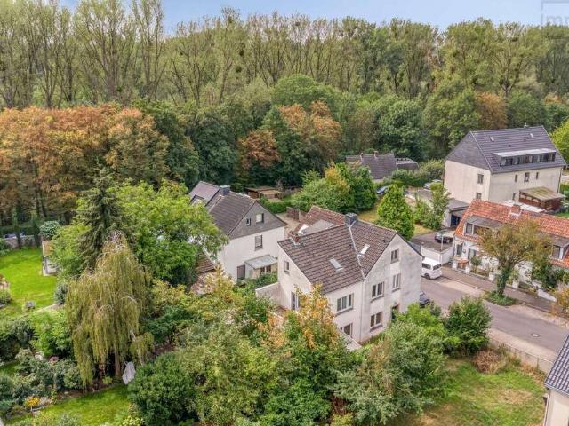 Haus zum Kaufen in Düsseldorf 420.000,00 EUR 127.45 m²