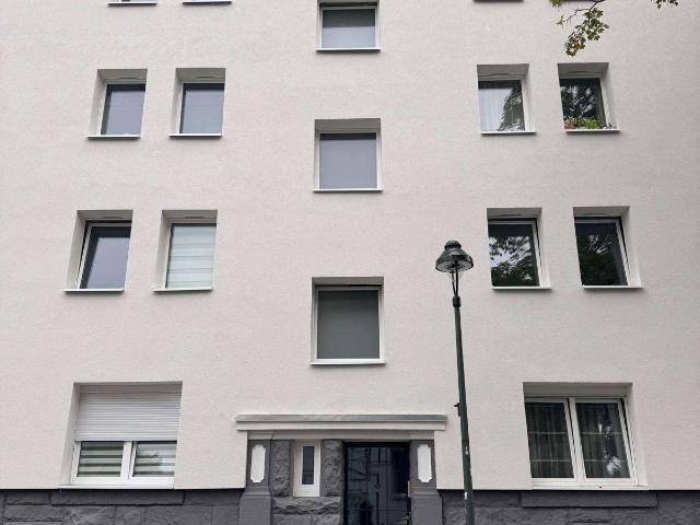 Haus zum Kaufen in Düsseldorf 4.500.000,00 EUR 1203.21 m²