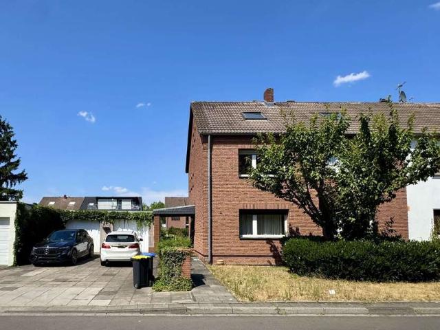 Haus zum Kaufen in Düsseldorf 580.000,00 EUR 175 m²