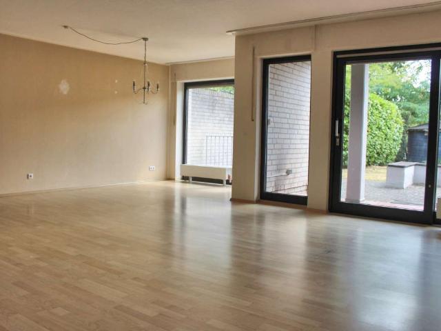 Haus zum Kaufen in Düsseldorf 649.000,00 EUR 175.48 m²