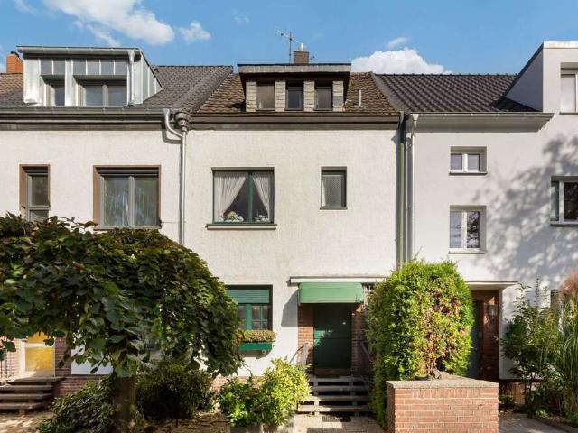 Haus zum Kaufen in Düsseldorf 650.000,00 EUR 113.67 m²