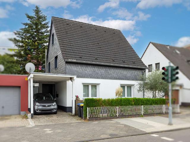 Haus zum Kaufen in Düsseldorf 695.000,00 EUR 157.41 m²