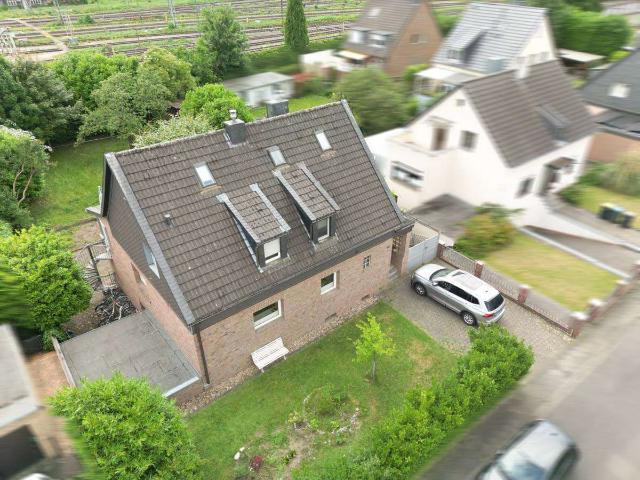 Haus zum Kaufen in Düsseldorf 775.000,00 EUR 226 m²