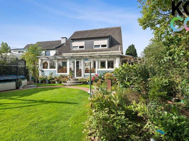 Haus zum Kaufen in Düsseldorf 799.000,00 EUR 194 m²