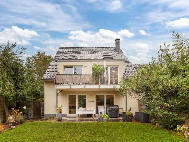 Haus zum Kaufen in Düsseldorf 820.000,00 EUR 218 m²