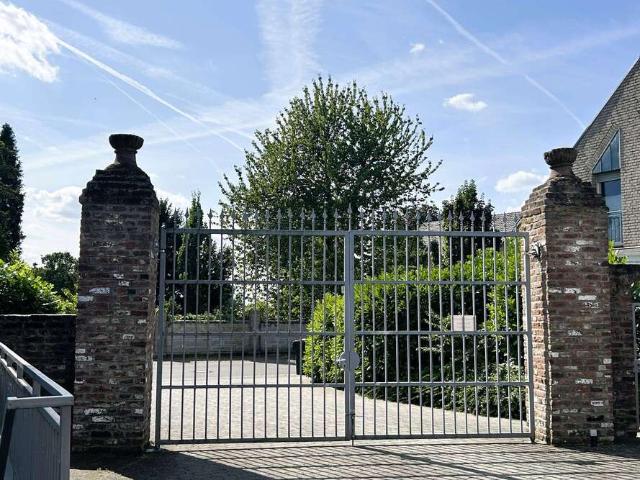 Haus zum Kaufen in Düsseldorf 895.000,00 EUR 154.97 m²
