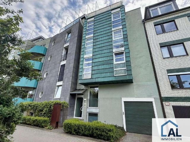 Haus zum Kaufen in Düsseldorf 990.000,00 EUR 342 m²