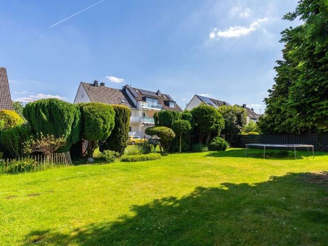 Haus zum Kaufen in Düsseldorf 998.000,00 EUR 285 m²