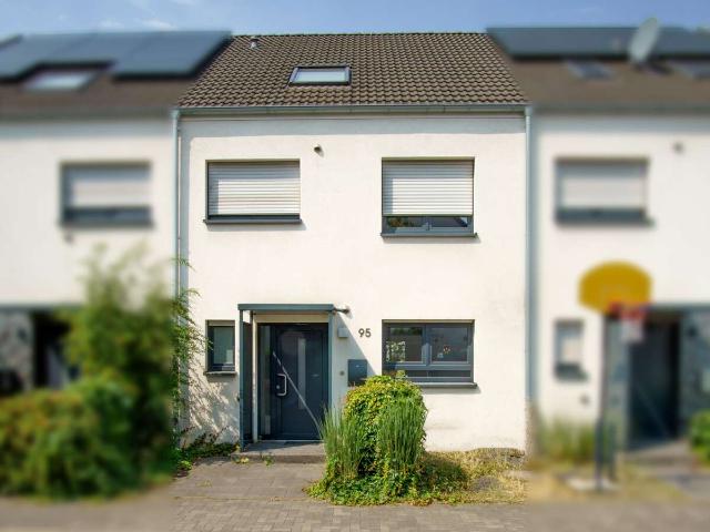 Haus zum Kaufen in Düsseldorf 1.150.000,00 EUR 146.53 m²