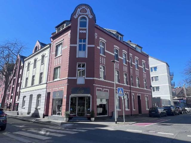 Haus zum Kaufen in Düsseldorf 1.150.000,00 EUR 357 m²